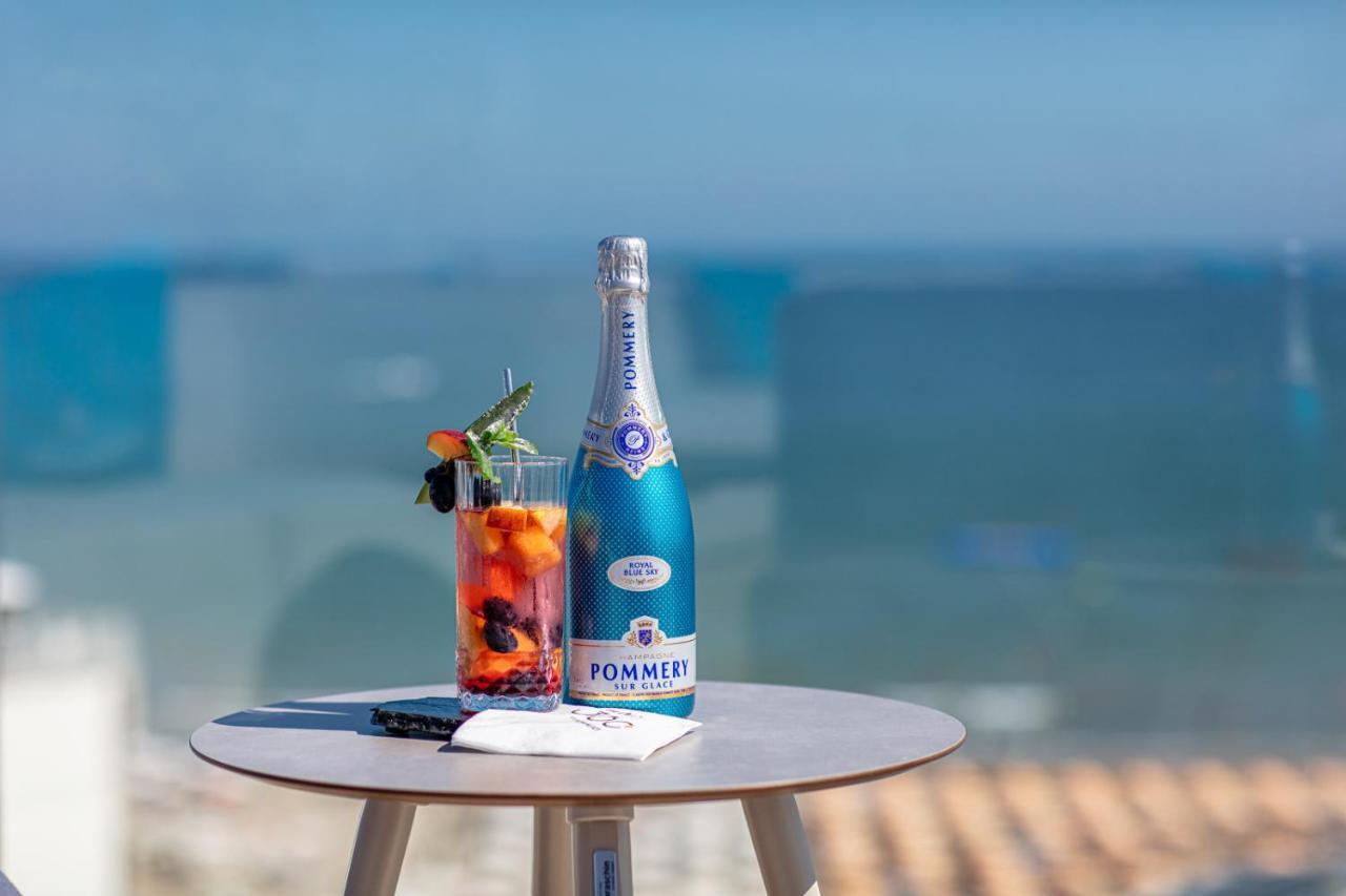 The One Caorle - Hotel & Apartments Esterno foto Pommery Champagne