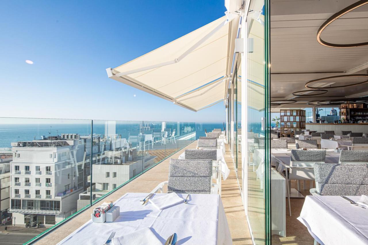 The One Caorle - Hotel & Apartments Esterno foto The restaurant