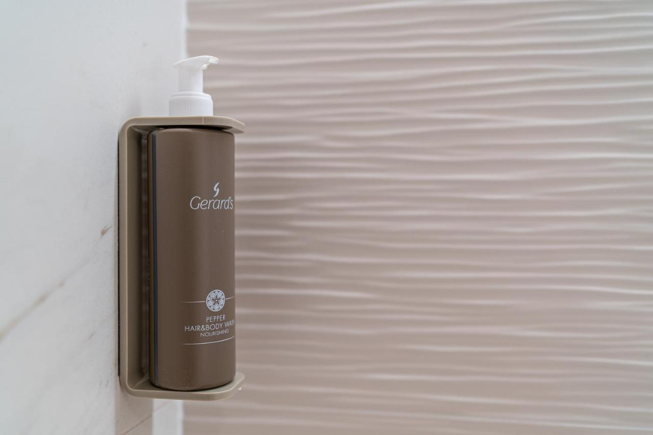 The One Caorle - Hotel & Apartments Esterno foto A soap dispenser