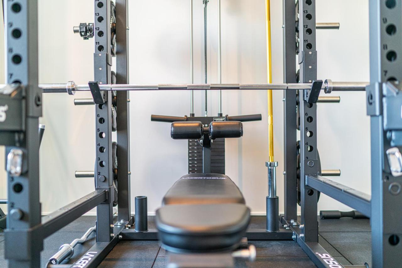 The One Caorle - Hotel & Apartments Esterno foto Smith machine
