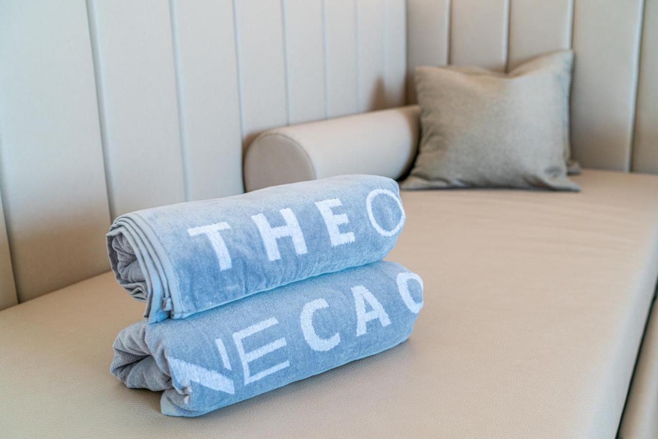 The One Caorle - Hotel & Apartments Esterno foto Towels