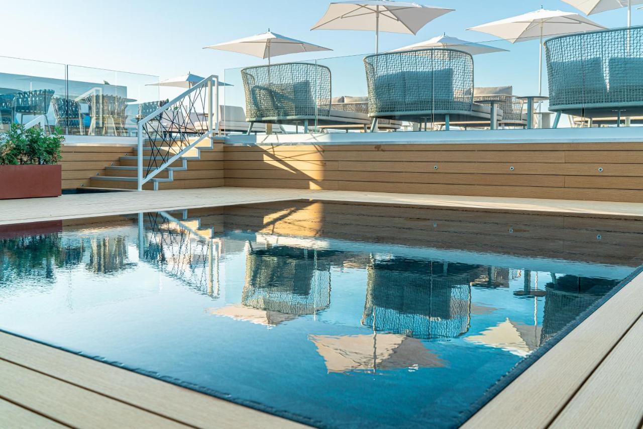 The One Caorle - Hotel & Apartments Esterno foto Rooftop pool