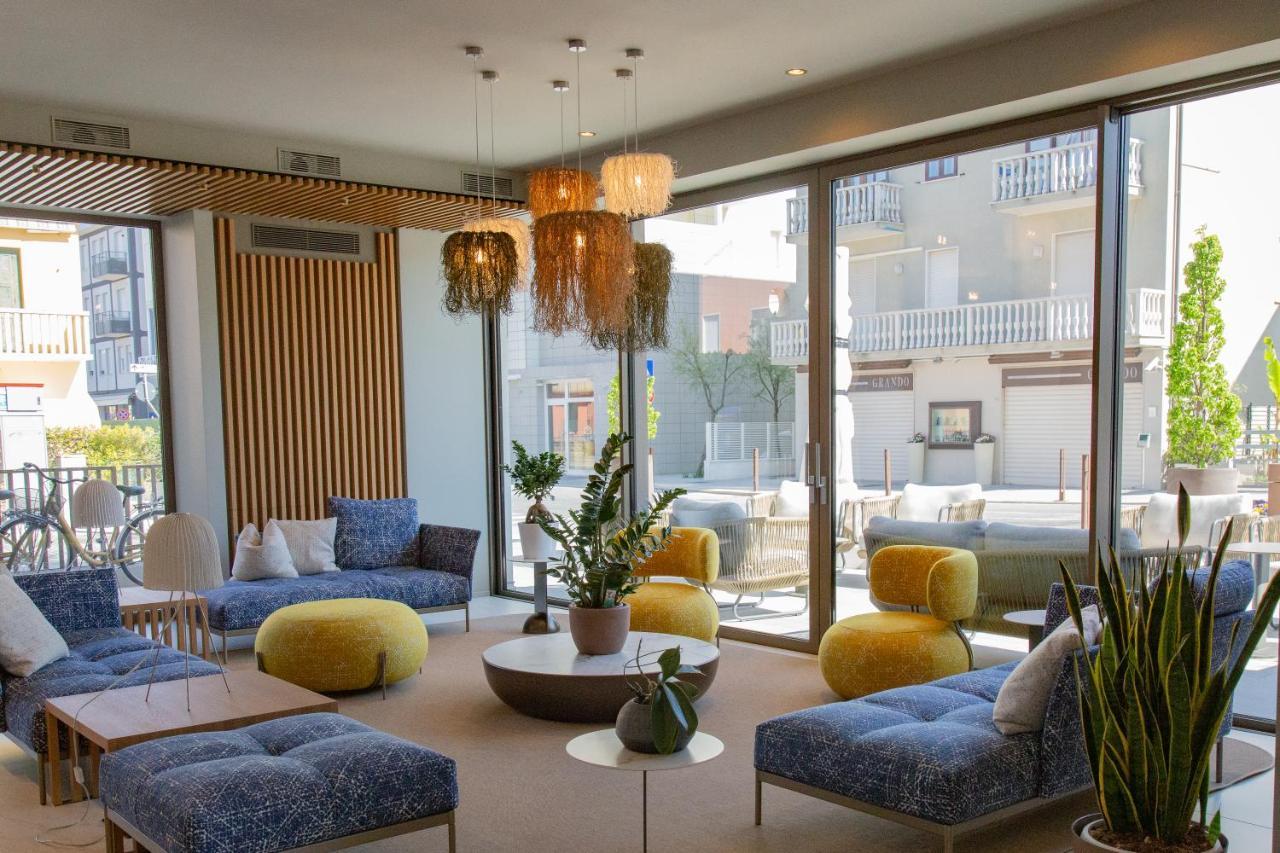 The One Caorle - Hotel & Apartments Esterno foto The interior of the hotel
